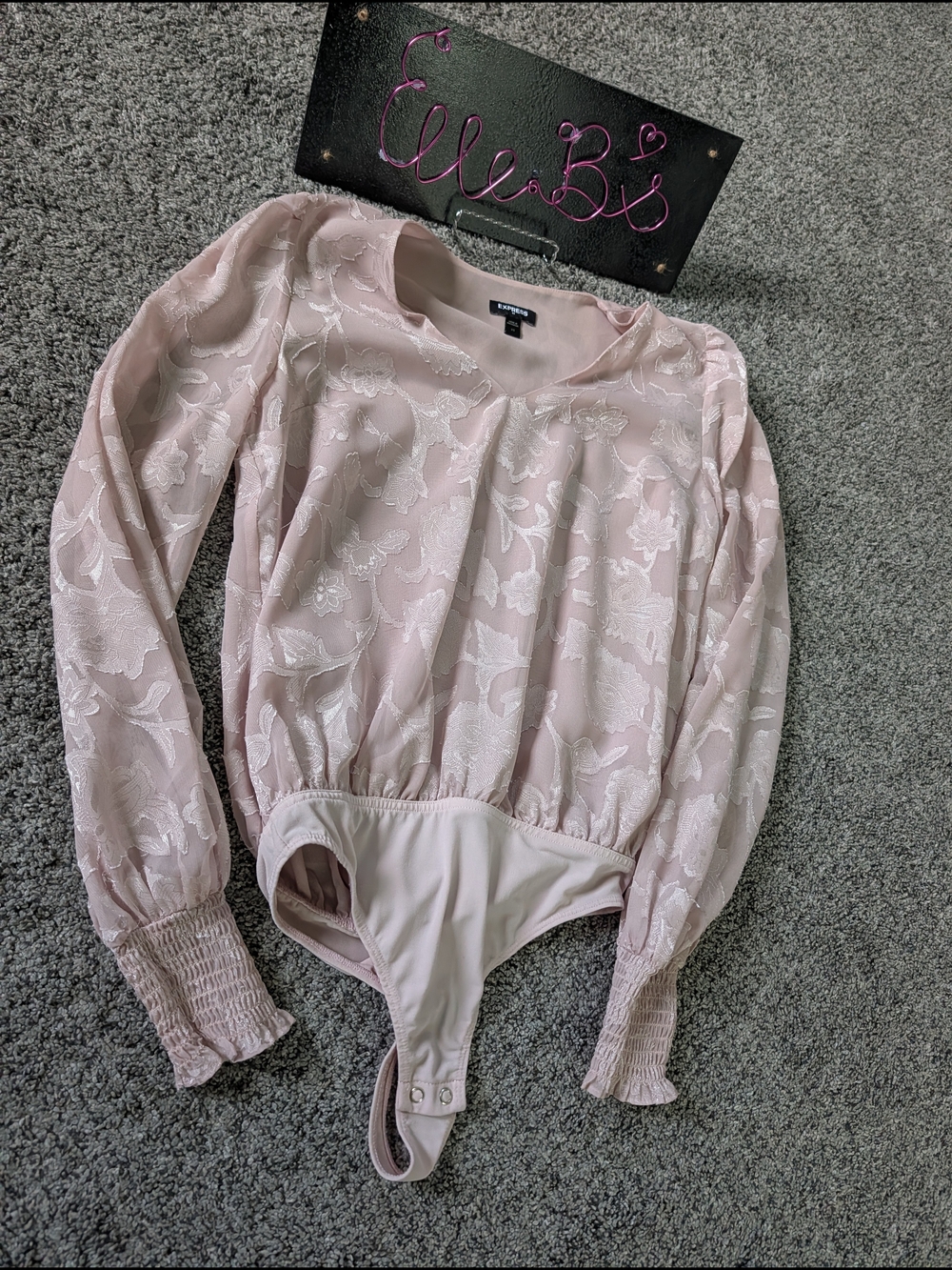 Used Condition Express Pale Pink Floral Lace Bodysuit Top Xs